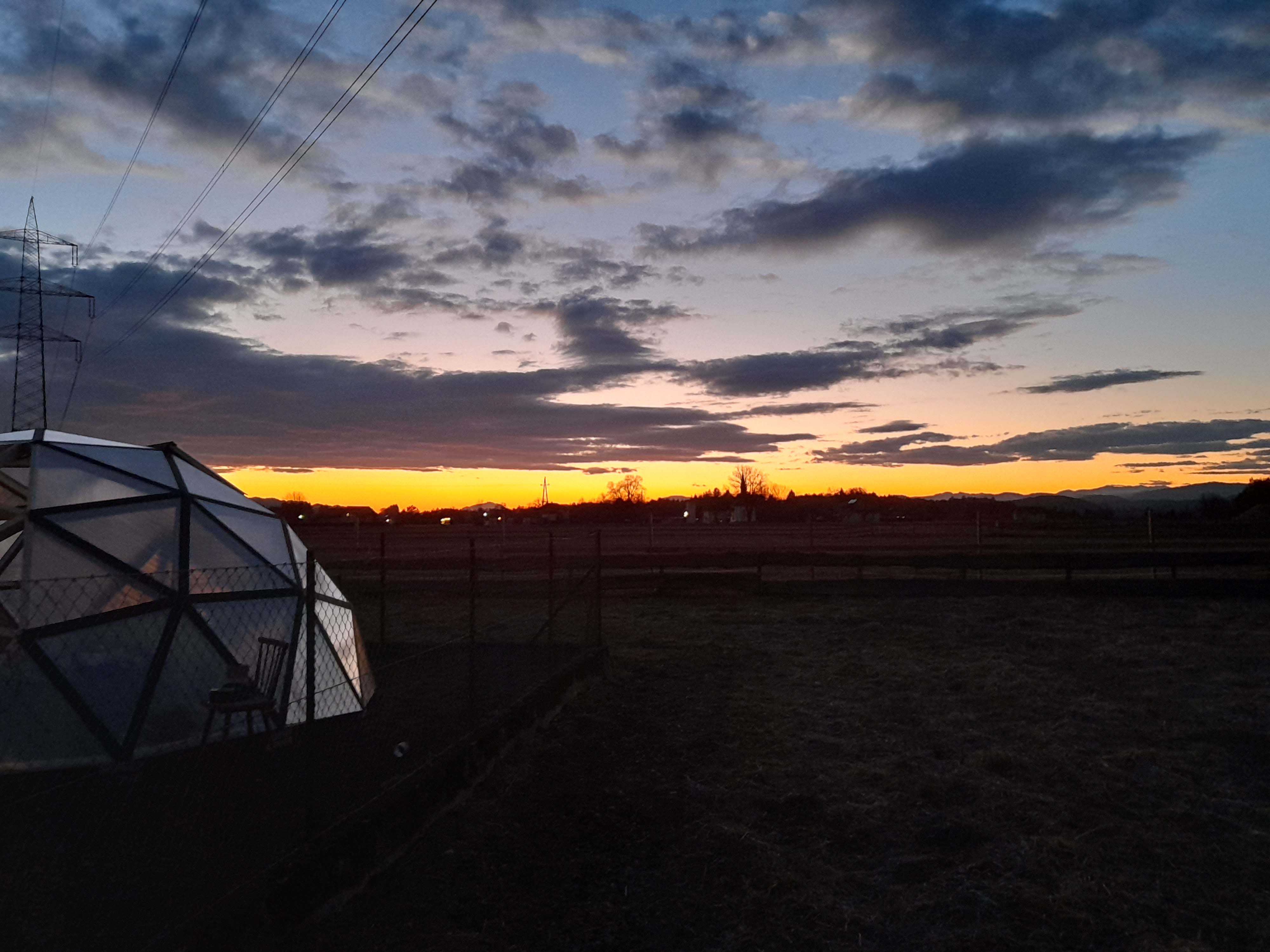 Geodome in Abenddämmerung
